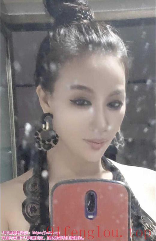 少数民族黑玫瑰