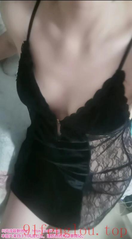 南坪高挑大胸美女