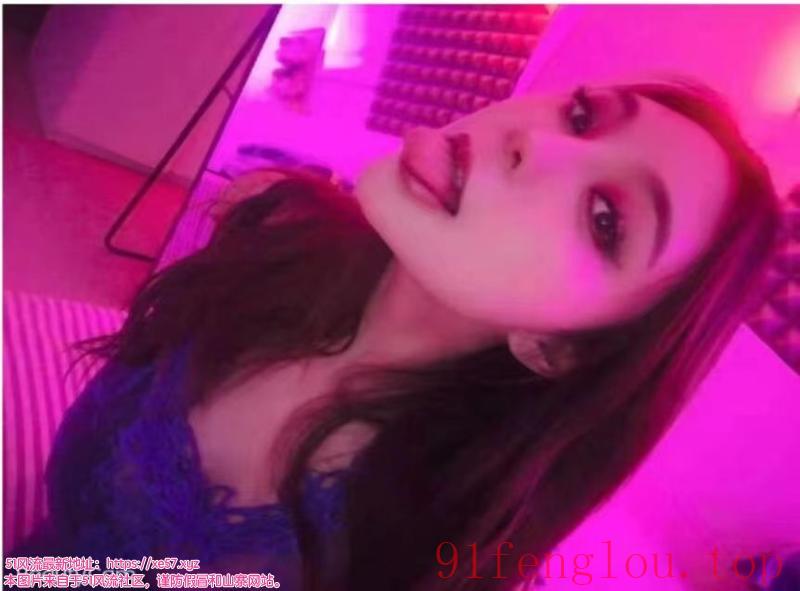 战神西西舌头会打转