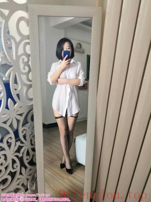 手法按摩调理的美女