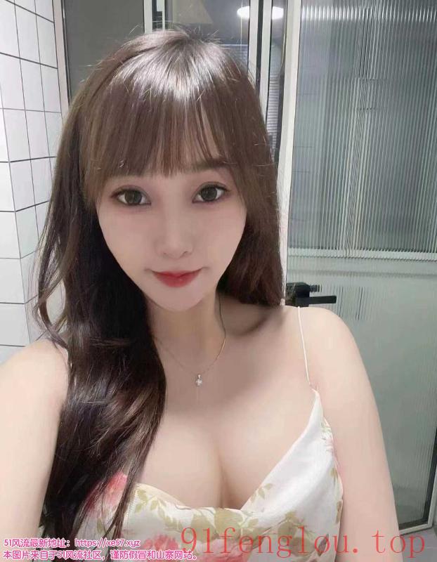 武侯胸很挺的小玉