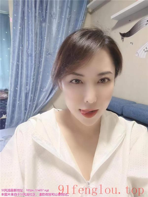 气质轻熟女诱惑型