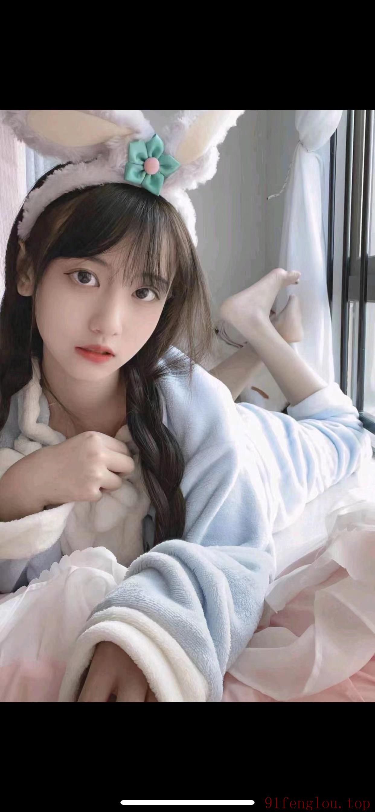 清纯极品粉嫩白虎女孩