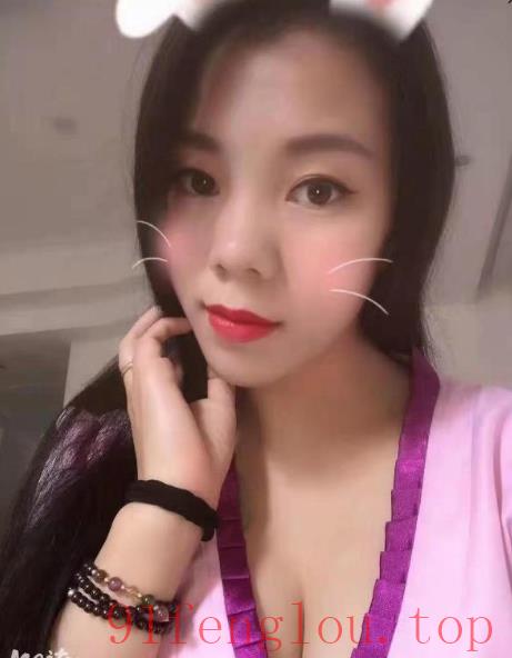 胸大温柔小姐姐