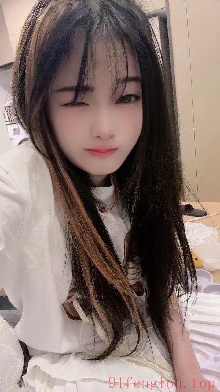 嫩妹干净柔嫩，天然白虎三点粉