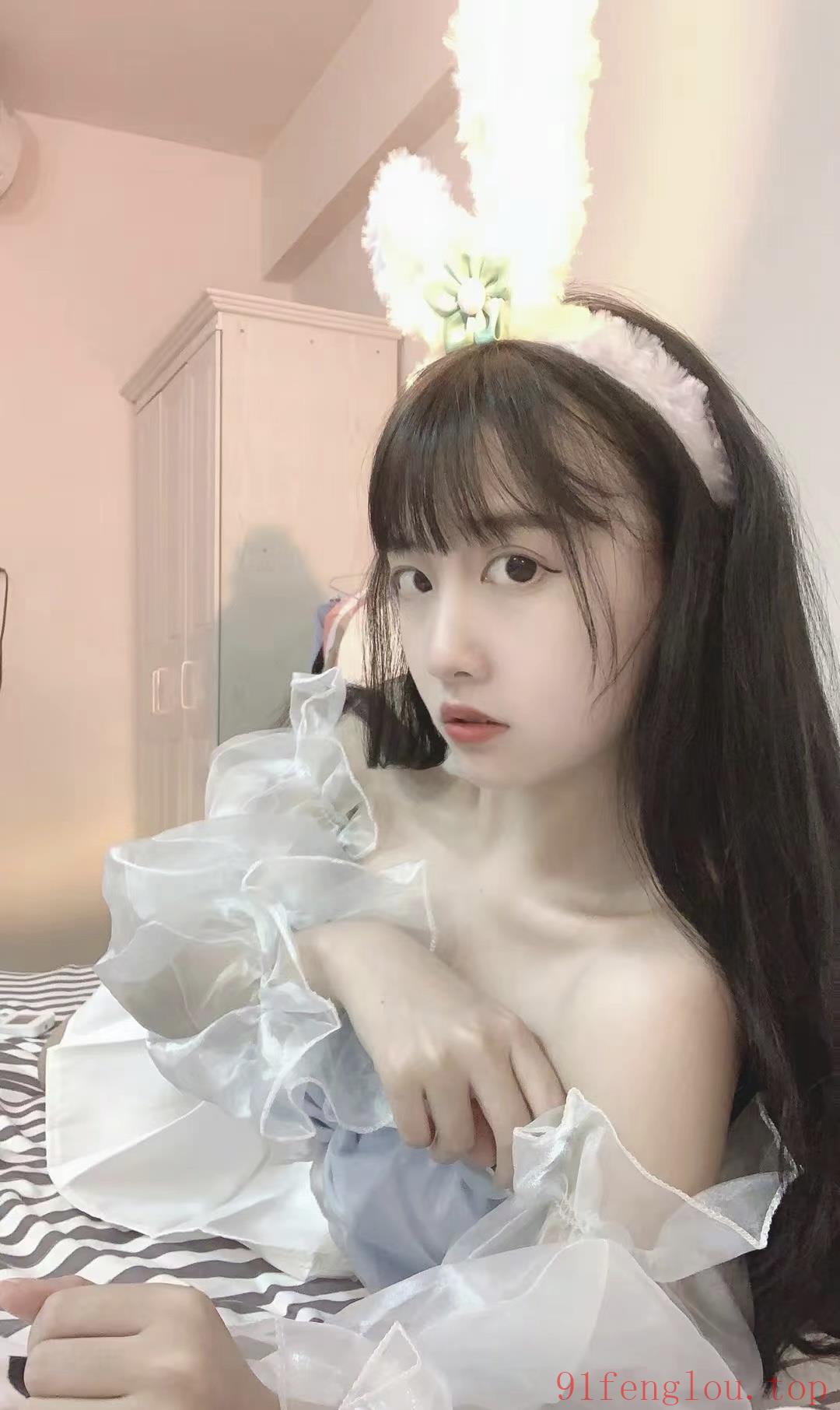 清纯甜美的可爱萝莉