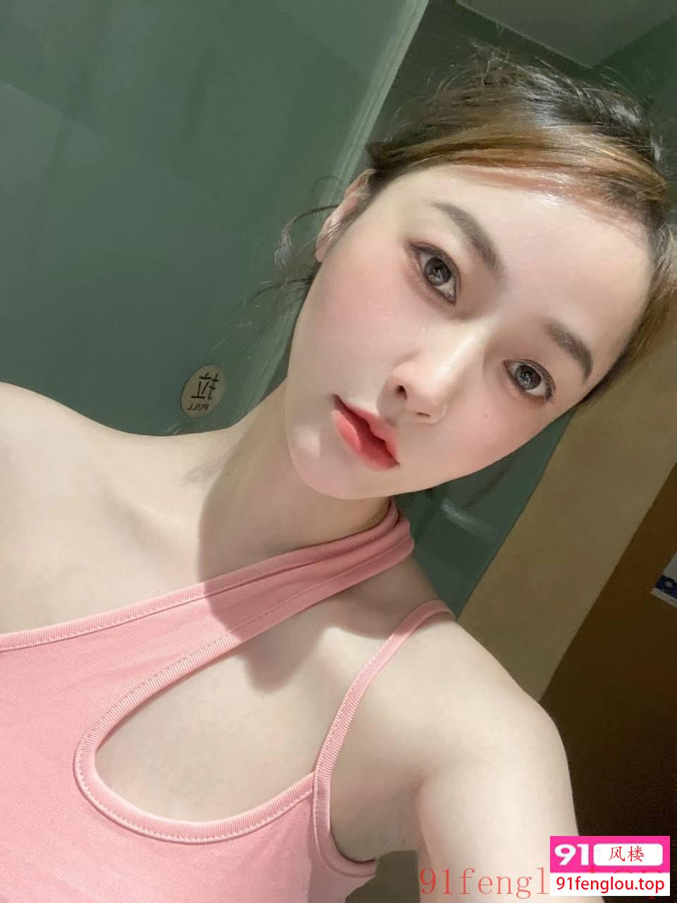 36D大胸妹子 口活一流