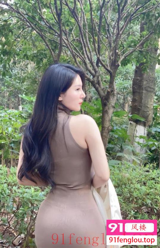 丝袜模特身材骚妹