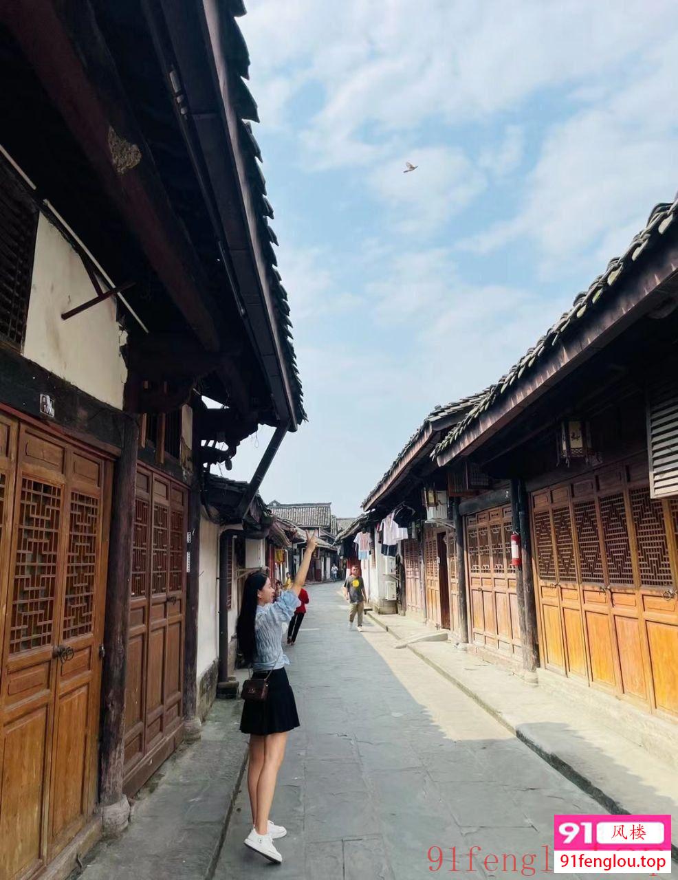 配合多姿势骚狐妹