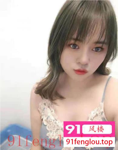 喜欢跪舔的骚气小嫩妹