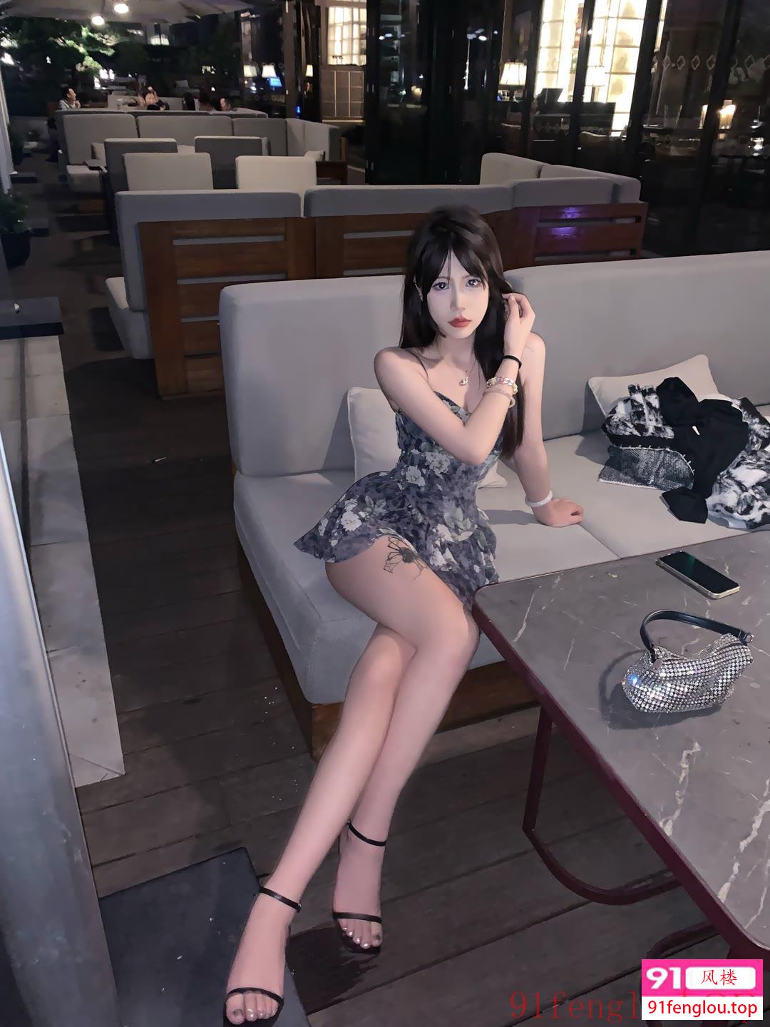 长腿御姐水多逼紧