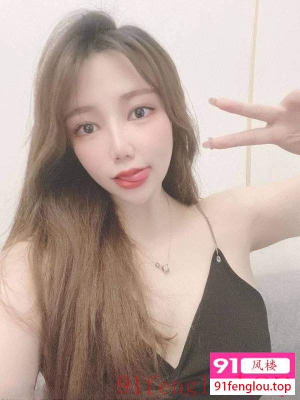 年轻粉嫩大美妞