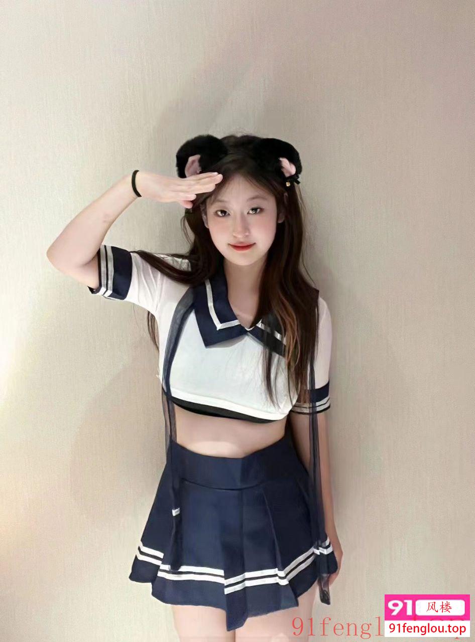 95后新茶晓柔 （刚下水）