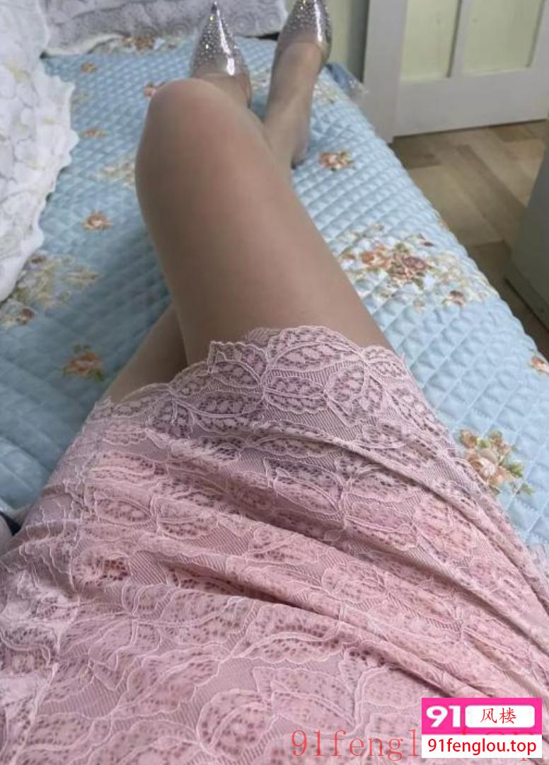 服务控美腿少妇