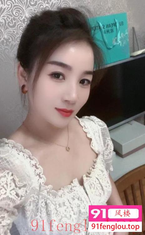 美甲师清新妹子