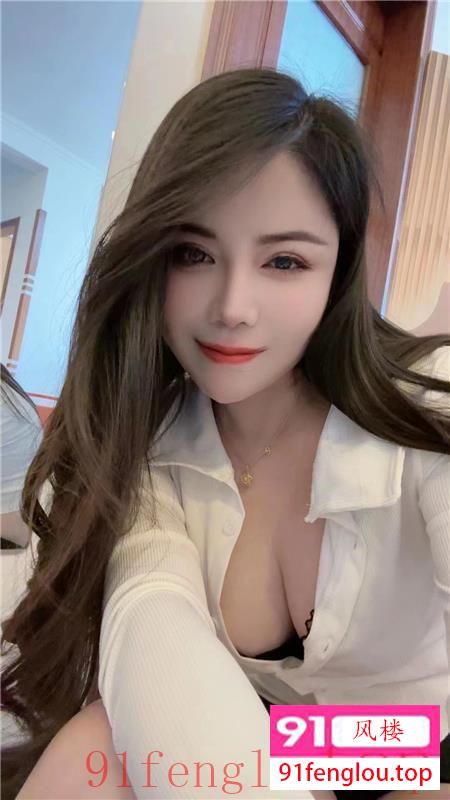 年轻大胸风骚女