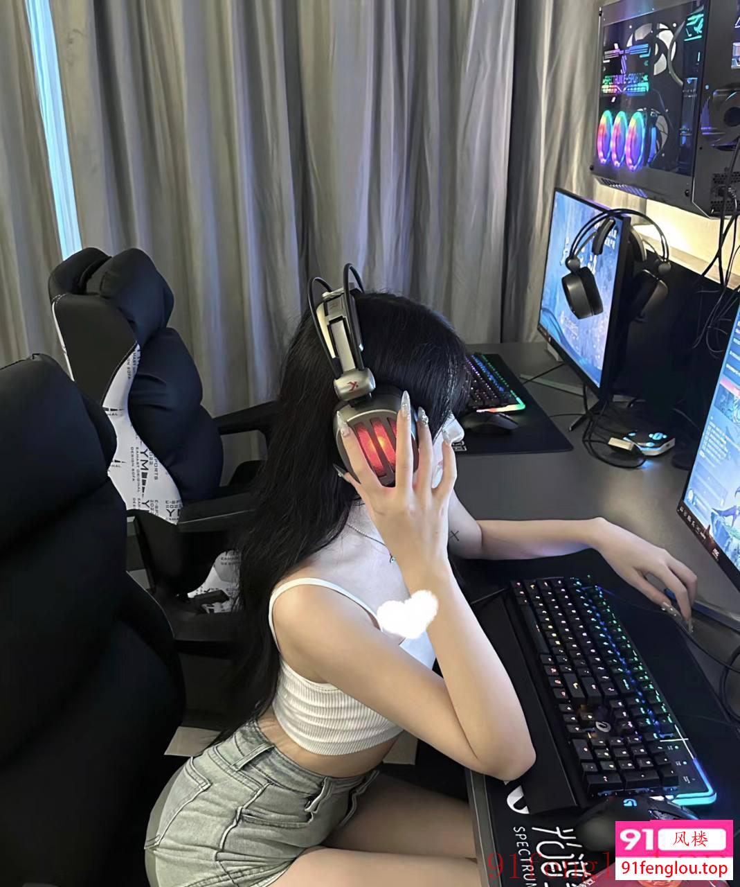 年轻妹子砂糖 前凸后翘