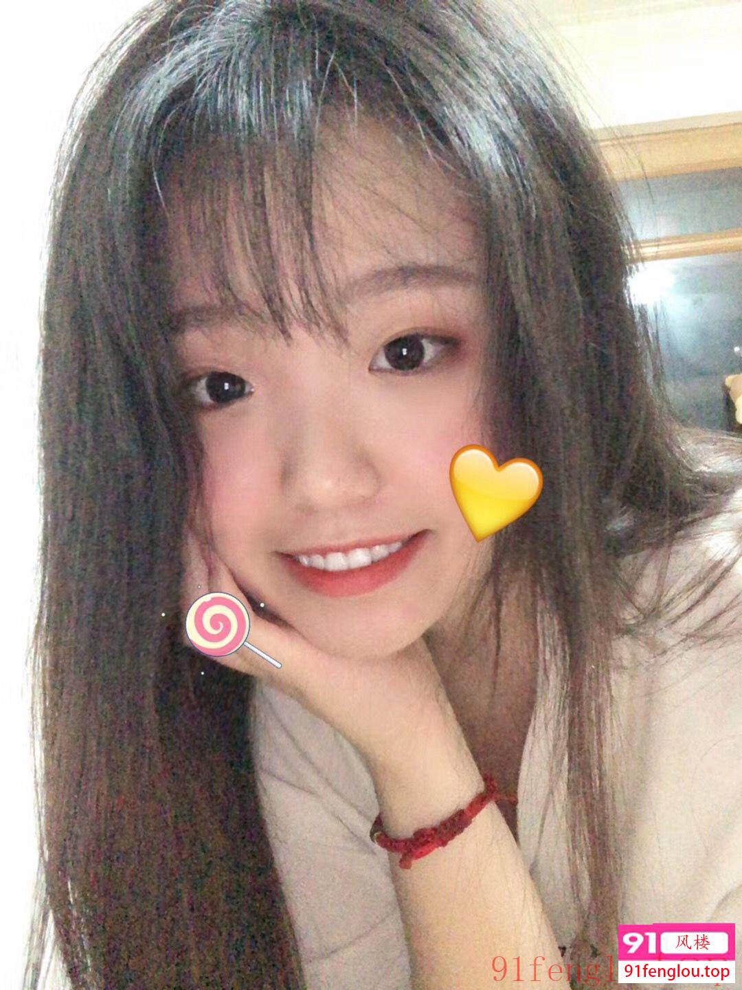 可三通后入的大奶模特