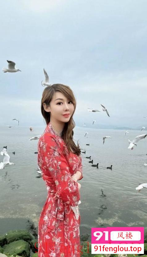 朝阳性感大长腿妹子