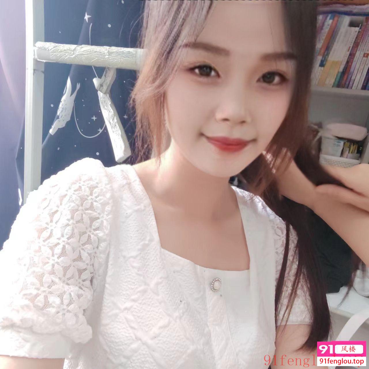 短暂兼职粉嫩多汁妹妹