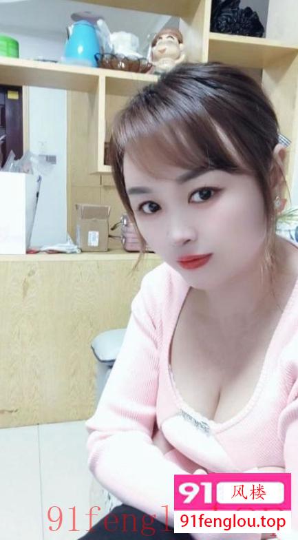 口活很爽的骚熟女