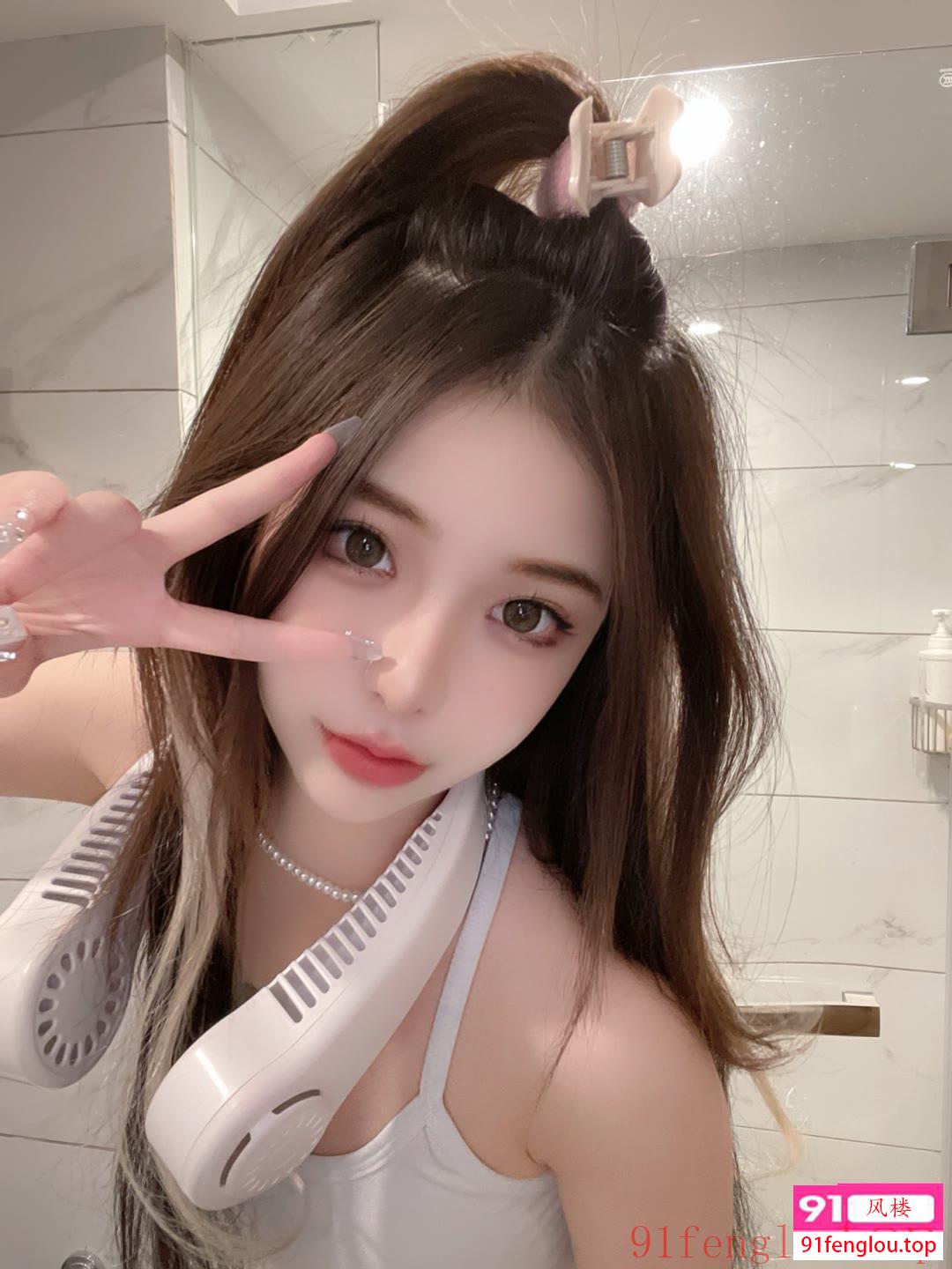 02在校清纯型的学生妹