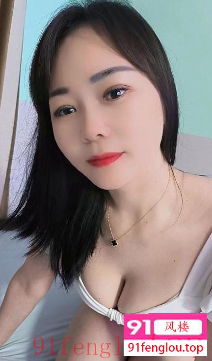 榨汁机翘臀少妇