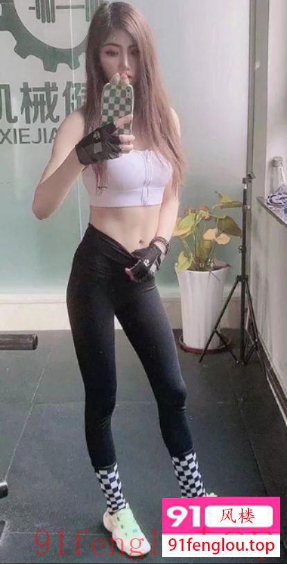 健身教练 比基尼身材  力量美感