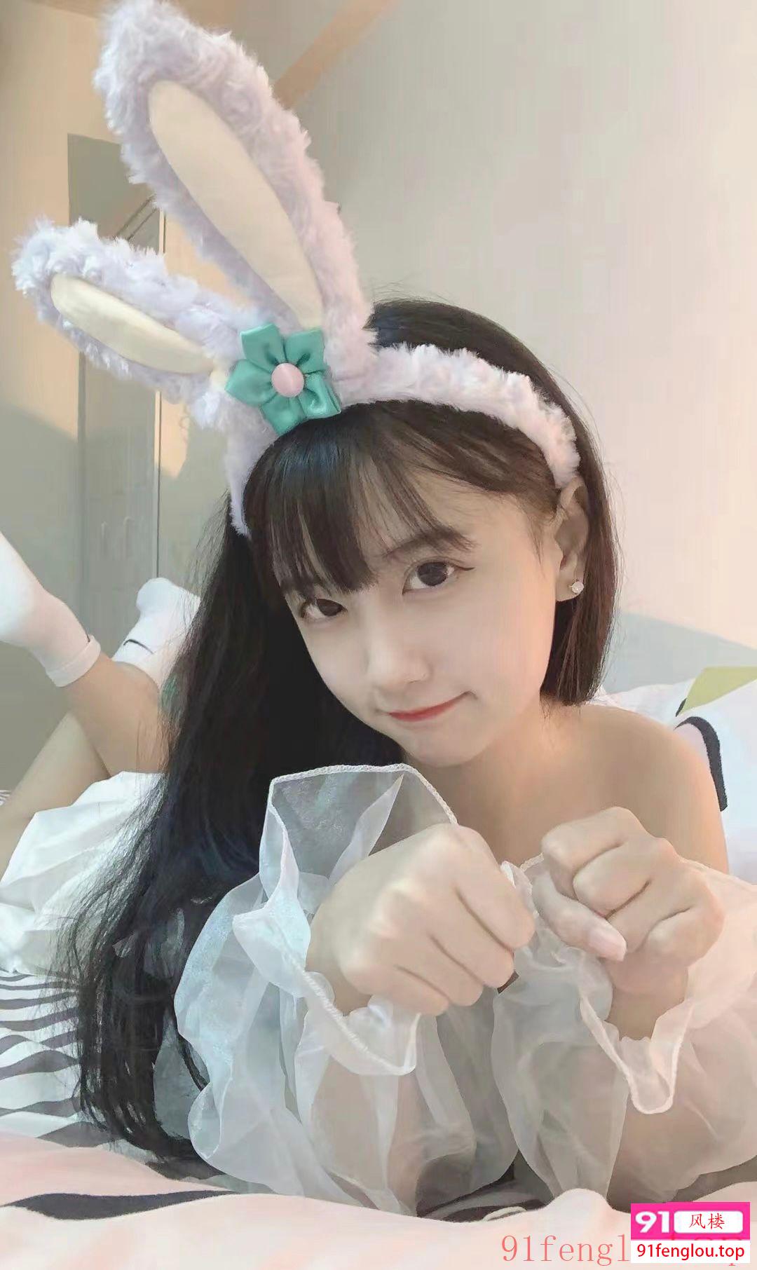 可三通的白虎小萝莉