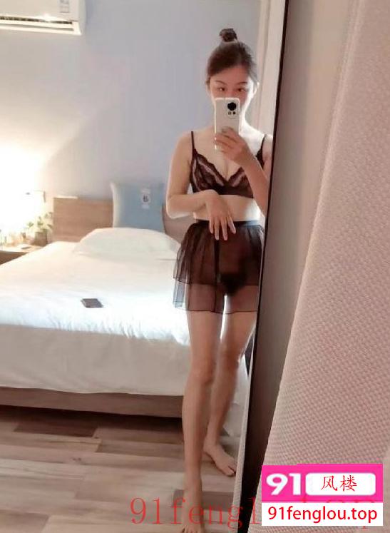 南门性感大长腿小星