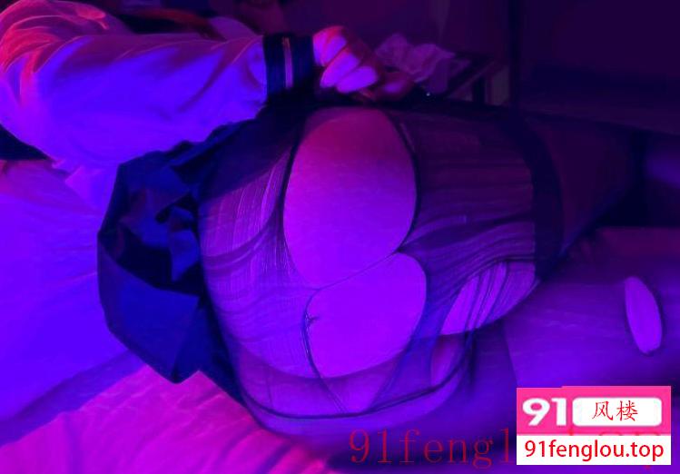 超紧蜜桃臀小橘子