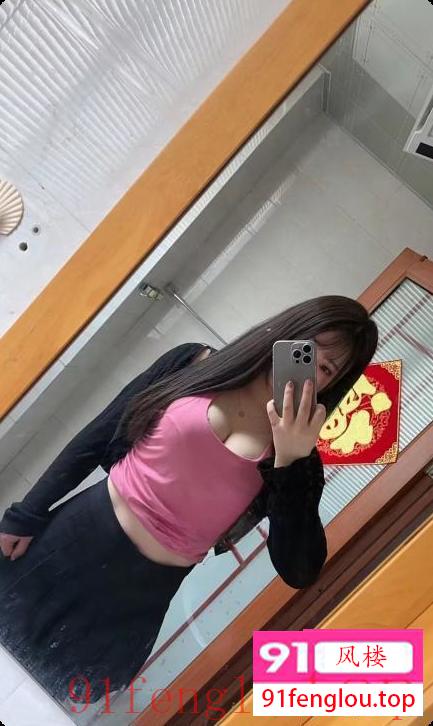 丰满D杯大胸含烟