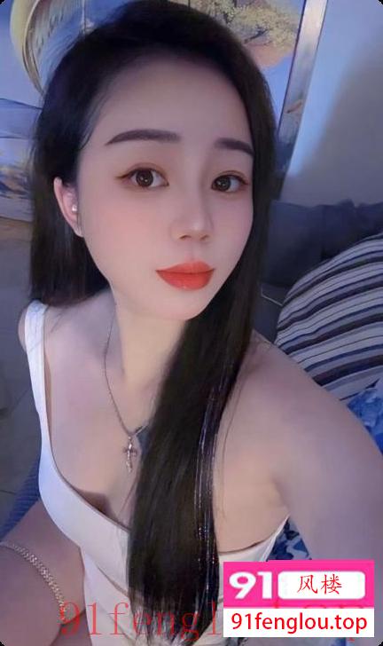 性感美妞小红花