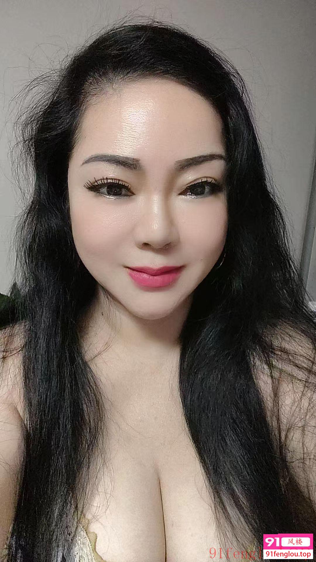 出击熟女红姐，差点爽死了